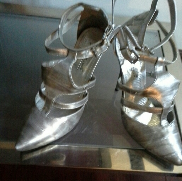 Shoes - Picture 2 of 3